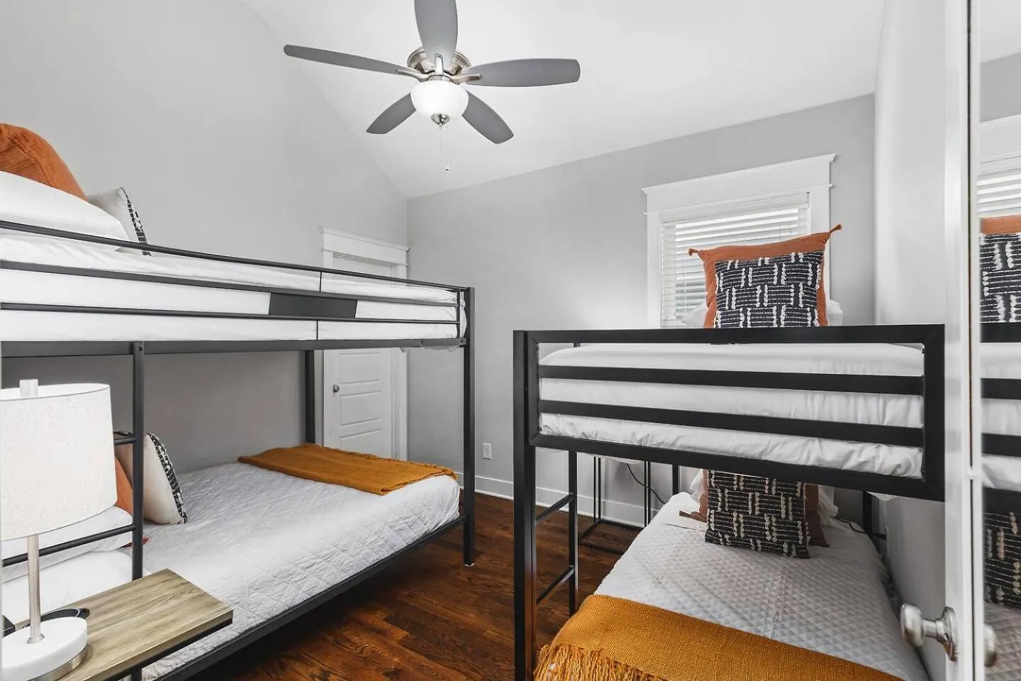 Spacious 11 Bed Germantown Home With 3 Patios Only 1.5 Mi To Broadway Nashville Estados Unidos