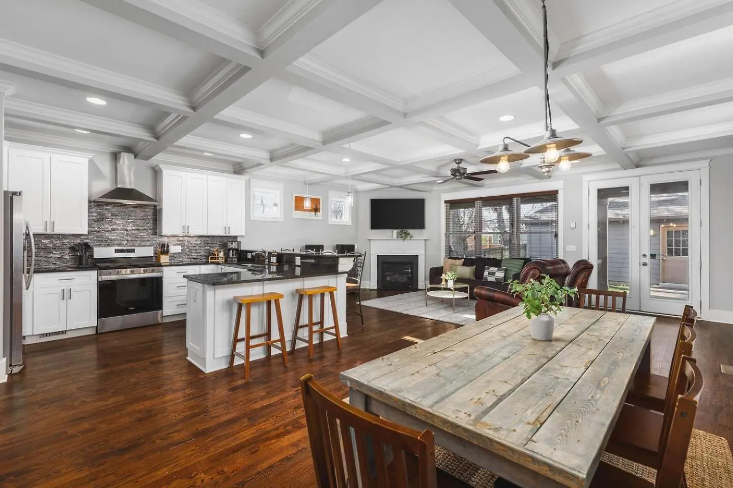 Spacious 11 Bed Germantown Home With 3 Patios Only 1.5 Mi To Broadway Nashville